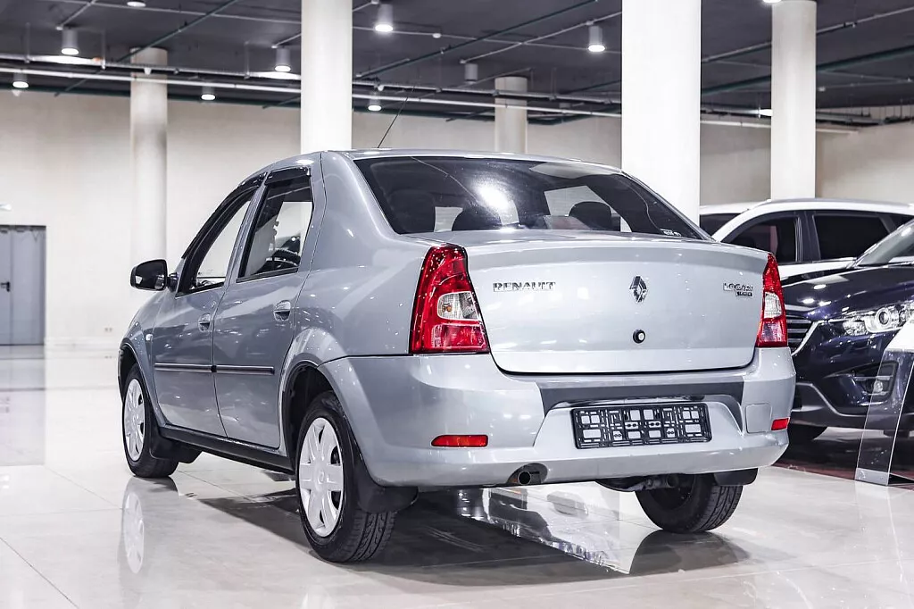 Купить Logan с пробегом